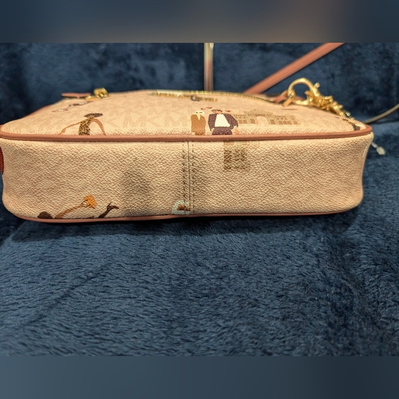 Michael Kors City print Crossbody Bag AND unbranded Bag Charm.  9.5x6.5x2", NWOT - Picture 6 of 13